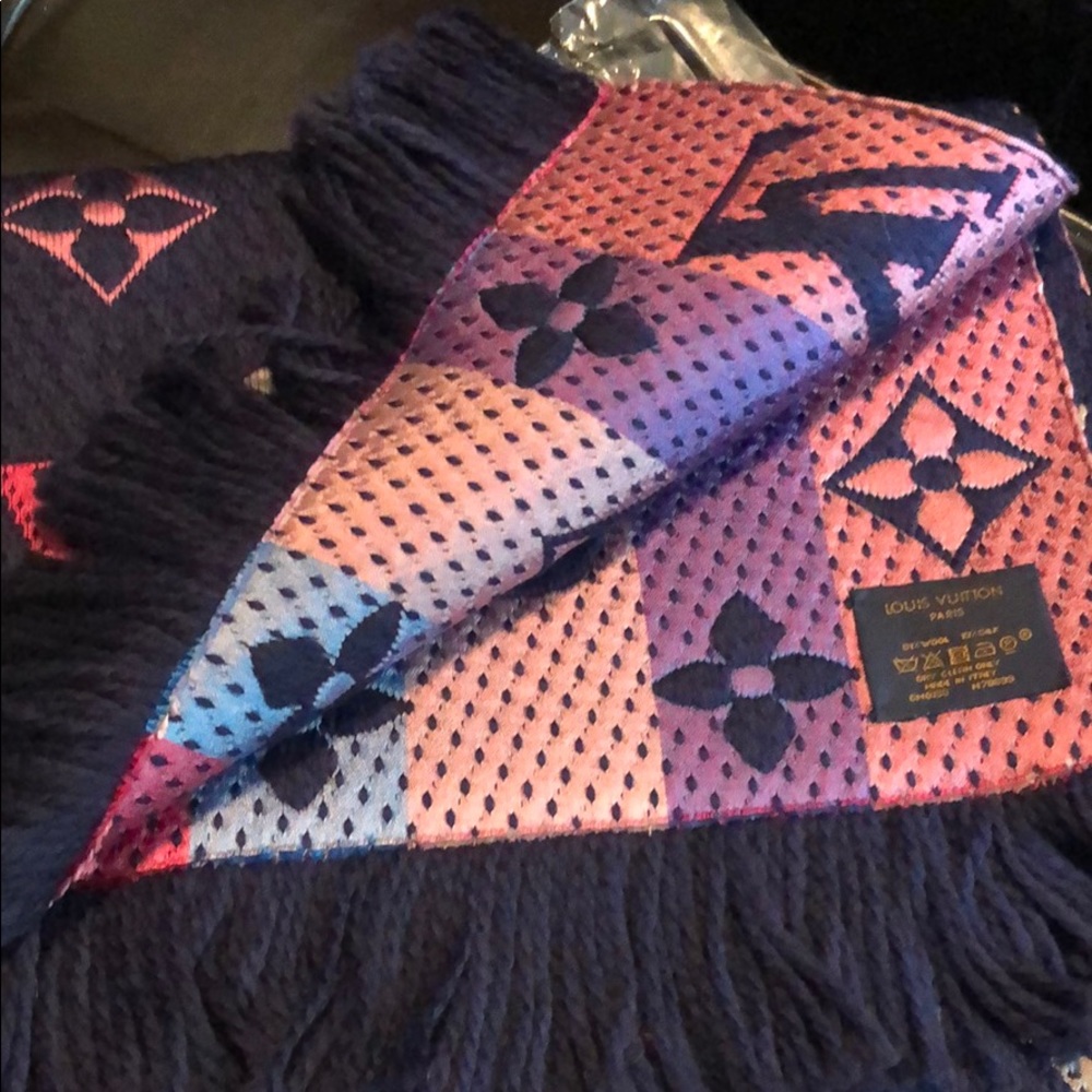 Sold❣️LV logo mania rainbow scarf 🌈 - Picture 6 of 8